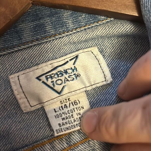 Vintage Denim Trucker Jacket, Classic Jean Jacket, Casual Stylish Outerwear - Picture 4 of 5